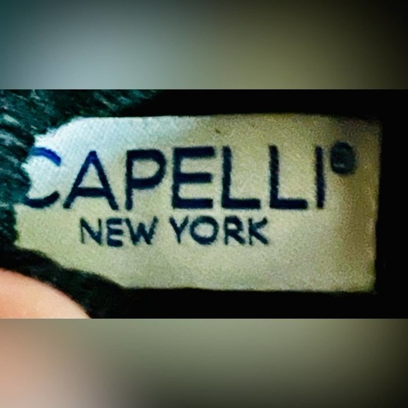 NWOT Dinosaur character toddler slippers 🦖 in size small - Picture 5 of 6